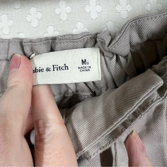 Abercrombie & Fitch Khaki High Rise Cargo Pants - Picture 5 of 7
